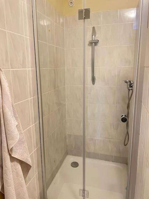 Einzimmerwohnung + Dusche Und Wc Berlim Exterior foto